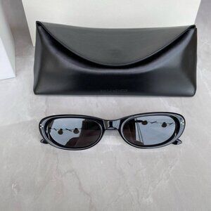 Gentle Monster Black Oval Sunglasses Sleek Minimal Frame